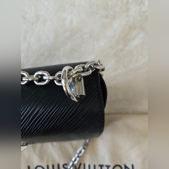 Near perfect condition - Louis Vuitton Twist MM - Picture 7 of 16